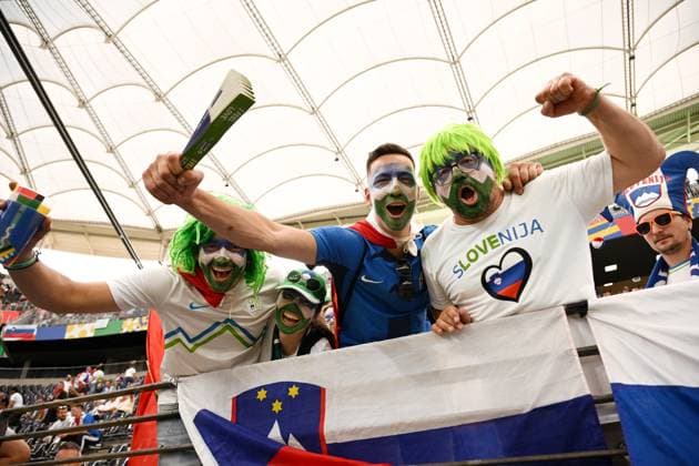 Germany Soccer Euro 2024 Portugal - Slovenia 8720671 01.07.2024 Slovenia s fans cheer before the UEFA EURO, EM, Europameisterschaft,Fussball 2024 round of 16 soccer match between Portugal and Slovenia at the Frankfurt Arena in Frankfurt am Main, Germany. Alexey Filippov Sputnik Germany  Copyright: xAlexeyxFilippovx
