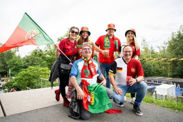 Fan warm up for Portugal v Slovenia, UEFA EURO, EM, Europameisterschaft,Fussball 2024, Frankfurt, Germany Frankfurt, Germany. 01St, July 2024. Football fans of Portugal arrive at the stadium for the UEFA Euro 2024 round of 16 match between Portugal and the Slovenia at Deutsche Bank Park in Frankfurt. Frankfurt Germany  Copyright: xGonzalesxPhoto FrederikkexJensenx
