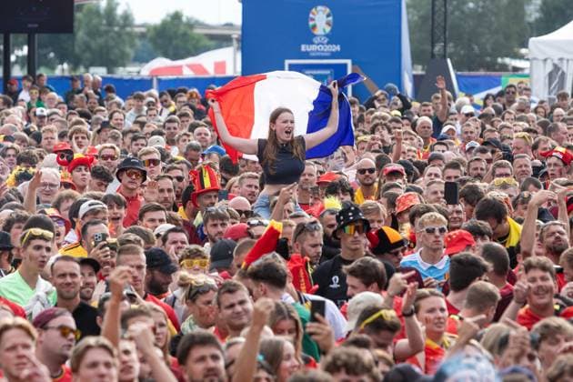 Fan Zone Burgplatz and Rheinufer in Düsseldorf Public Viewing UEFA EURO 2024 France vs. Belgium 01 07 2024 Fan Zone Burgplatz and Rheinufer in Düsseldorf Public Viewing UEFA EURO 2024 France vs. Belgium on 01 07 2024, Düsseldorf Copyright: xBEAUTIFULxSPORTS KennyxBeelex