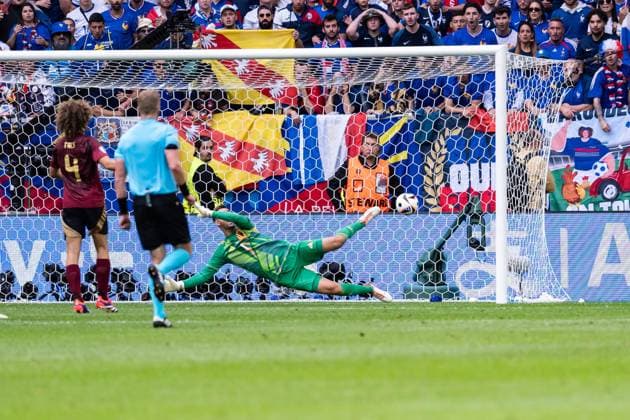 GER, Euro 2024, Round of sixteen, France FRA vs Belgium BEL 01 07 2024, MERKUR SPIEL ARENA Arena Düsseldorf , Düsseldorf, GER, Euro 2024, Round of sixteen, France FRA vs Belgium BEL In the picture Goal to 1 0 for France France FRA, by Randal Kolo Muani France France FRA, 12 nordphotoxGmbHxx xChristianxSchulze nph000300