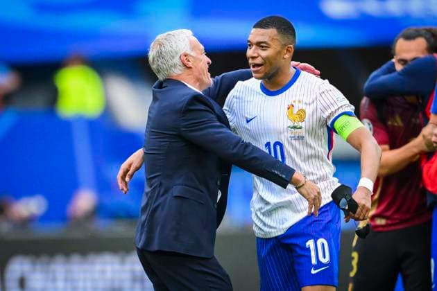 France v Belgium Round of 16 - UEFA EURO, EM, Europameisterschaft,Fussball 2024 DUSSELDORF, GERMANY - JULY 01 : Deschamps Didier and Kylian Mbappe forward of France celelebrating their victory during the UEFA EURO 2024 European Football Championship tournament round of 16 match between France and Belgium at Dusseldorf Arena on July 1, 2024 in Dusseldorf, Germany, 01 07 2024 Dusseldorf Germany  Copyright: xVincentxKalutx