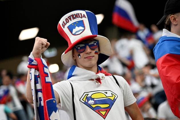 01 07 2024, xjhx, European Football Championship 2024 1 8 Final, Portugal Slovenia emspor, v l emotions, fans, atmosphere, flags, logo, spectators, jerseys Slovenia DFL DFB REGULATIONS PROHIBIT ANY USE OF PHOTOGRAPHS as IMAGE SEQUENCES and or QUASI VIDEO Frankfurt am Main