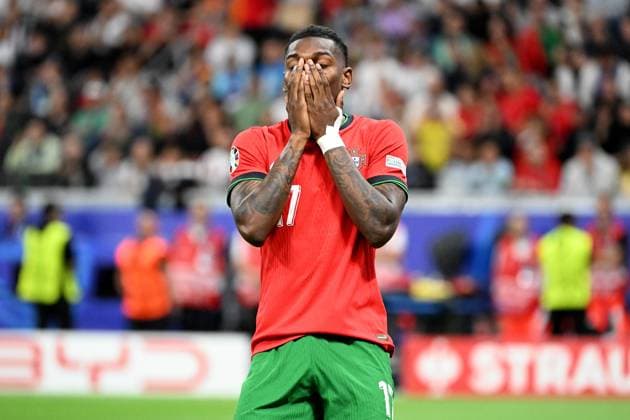 01 07 2024, xjhx, European Football Championship 2024 1 8 Final, Portugal Slovenia emspor, v l Rafael Alexandre da Conceicao Leao Portugal sad, disappointed, frustrated, dejected UEFA REGULATIONS PROHIBIT ANY USE OF PHOTOGRAPHS as IMAGE SEQUENCES and or QUASI VIDEO Frankfurt am Main