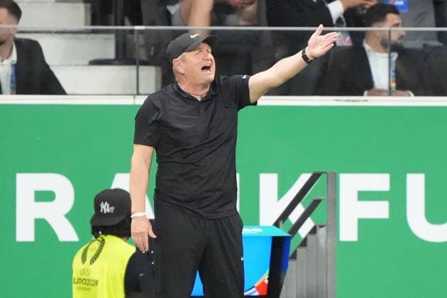 Coach Matjaz Kek Slovenia, Slovenia gestures Frankfurt 01 07 2024 Portugal vs Slovenia, EURO2024, M41 Round of 16, EM Arena Frankfurt