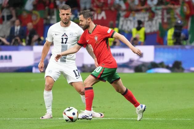 Bernado Silva Portugal, 10 vs Jan Mlakar Slovenia, Slovenia, 17 Frankfurt 01 07 2024 Portugal vs Slovenia, EURO2024, M41 Round of 16, EM Arena Frankfurt