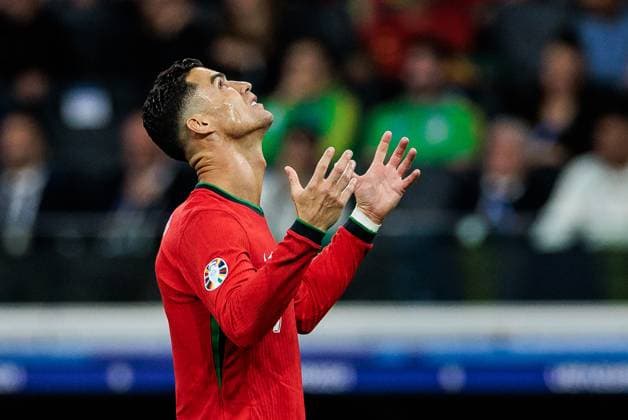 UEFA EURO 2024 Portugal Slovenia 01 07 2024 Cristiano Ronaldo dos Santos Aveiro Portugal, 7 frustrated, hands raised, looking up UEFA EURO 2024 Portugal Slovenia Frankfurt Arena Frankfurt 01 07 2024 Copyright: xBEAUTIFULxSPORTS Wunderlx