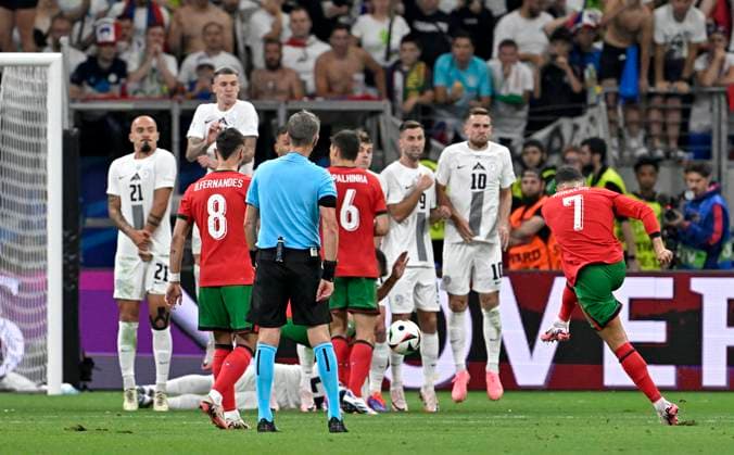 01 07 2024, Football UEFA EURO 2024, Round of 16, Portugal Slovenia, in the Frankfurt Arena Frankfurt am Main, Cristiano Ronaldo Portugal takes off