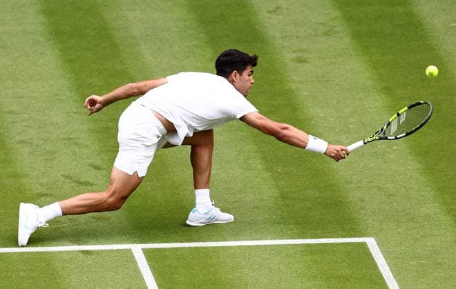 Carlos Alcaraz of Spain. Wimbledon Tennis Championships, Day 1, The All England Lawn Tennis and Croquet Club, London, UK - 01 Jul 2024  Copyright: xJamesxMarsh Shutterstockx 14565034dw