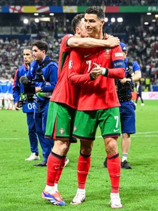 FRANKFURT - Cristiano Ronaldo of Portugal celebrates victory during the UEFA EURO, EM, Europameisterschaft,Fussball 2024 round of 16 match between Portugal and Slovenia at the Frankfurt Arena on July 1, 2024 in Frankfurt, Germany. ANP Hollandse Hoogte UEFA EURO 2024 2024 xVIxANPxSportx xGerritxvanxKeulenxIVx 502568338 originalFilename: 502568338.jpg