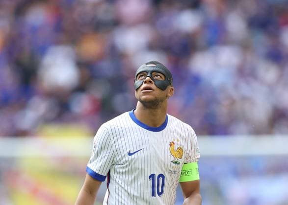 Dusseldorf, Germany, 1st July 2024. Kylan Mbappe of France during the UEFA European Championships Round of 16 match at Dusseldorf Arena, Dusseldorf. Picture credit should read: Paul Terry Sportimage EDITORIAL USE ONLY. No use with unauthorised audio, video, data, fixture lists, club league logos or live services. Online in-match use limited to 120 images, no video emulation. No use in betting, games or single club league player publications. SPI-3216-0096