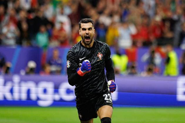 Diogo Costa seen celebrating after saving penalty during UEFA EURO, EM, Europameisterschaft,Fussball 2024 Round of 16 game between national teams of Portugal and Slovenia at Deutsche Bank Park, Frankfurt, Germany (Maciej Rogowski) Frankfurt Deutsche Bank Park Germany Copyright: xMaciejxRogowskix porslo-1