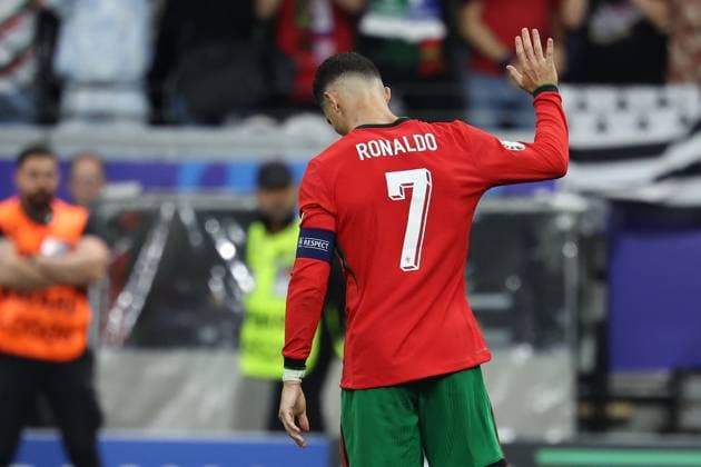 Frankfurt Arena Frankfurt am Main, UEFA EURO 2024 Germany, Monday 1 Jul 2024 Round of 16, Portugal Slovenia, Cristiano Ronaldo Portugal takes a run-up and scores the penalty, goal, penalty, apologizes to the fans Copyright: JoaquimxFerreira