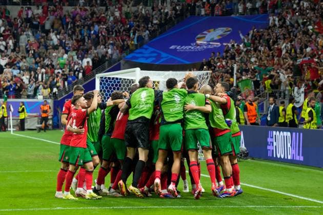Frankfurt, Germany, July 1st 2024: Players of Portugal celebrate their victory at the last kick during the penalty shootout during the UEFA EURO, EM, Europameisterschaft,Fussball 2024 Germany Round 16 football match between Portugal and Slovenia at Frankfurt Arena in Frankfurt, Germany. (Daniela Porcelli SPP)  Copyright: xDanielaxPorcellix xSPPx spp-en-DaPoSp-20240701-_DP11291