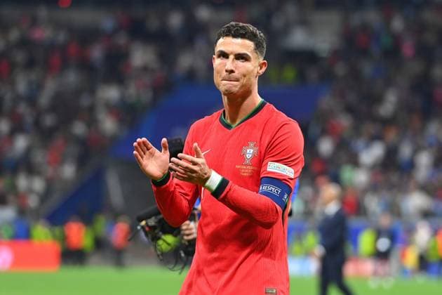 Final cheer Cristiano RONALDO POR , clapping applause, action,single image,cropped single motif,half figure,half figure eighth final Portugal POR Slovenia SVN 3 0 i E on 01 07 2024, Frankfurt Arena Football UEFA EURO 2024 GERMANY from 14 06 2024 14 07 2024