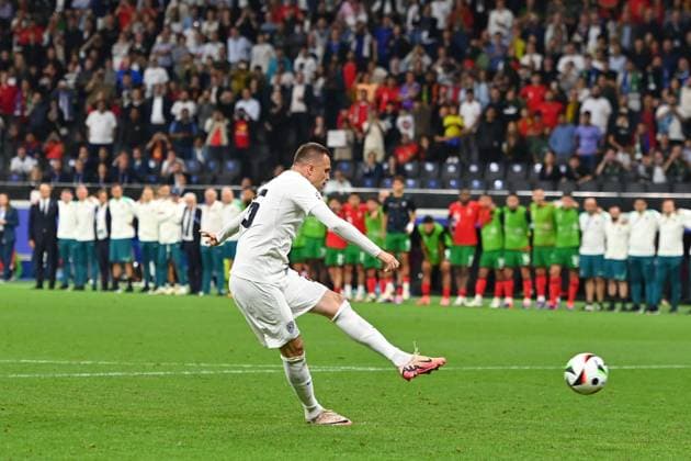 Josip ILICIC SVN misses a penalty, penalty kick, action, shot, penalty shootout round of 16 Portugal POR Slovenia SVN 3 0 i E on 01 07 2024, Frankfurt Arena Football UEFA EURO 2024 GERMANY from 14 06 2024 14 07 2024