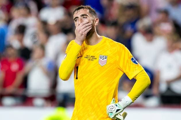 Fußball, Copa America, USA - Uruguay KANSAS CITY, MO - JULY 01: United States goalkeeper Matt Turner (1) reacts to his teams elimination during the Group A match between the United States and Uruguay on Monday July 1, 2024 at Arrowhead stadium in Kansas City, MO. (Photo by Nick Tre. Smith Icon Sportswire) SOCCER: JUL 01 CONMEBOL Copa America - USA vs Uruguay EDITORIAL USE ONLY Icon2407010129