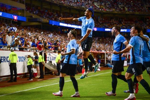 Fußball, Copa America, USA - Uruguay RECORD DATE NOT STATED Copa America USA 2024 United States vs Uruguay Mathias Olivera, Ronald Araujo of Uruguay during the CONMEBOL Copa America 2024 group C match between United States (USA) and Uruguay, at GEHA Field at Arrowhead Stadium, on July 01, 2024 in Kansas City, Kansas, United States. KANSAS CITY KANSAS UNITED STATES  Copyright: xIsaacxOrtizx 20240701220834_CA_GC_2024_USA_URU_ARAUJO178