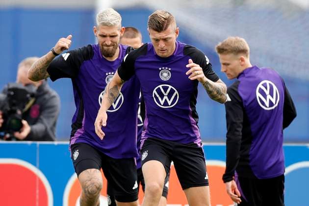 Germany s player Toni Kroos attends a training session held in Herzogenaurach, Germany, on 02 July 2024. Germany will face Spain in the Euro2024 quarter final match on the upcoming 05 July. Training session of Germany !ACHTUNG: NUR REDAKTIONELLE NUTZUNG!  Copyright: xALBERTOxESTEVEZx GRAF580 20240702-55014036633_1