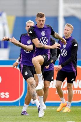 Germany s player Toni Kroos attends a training session held in Herzogenaurach, on 02 July 2024. Germany will face Spain in the Euro2024 quarter final match on the upcoming 05 July. Training session of Germany !ACHTUNG: NUR REDAKTIONELLE NUTZUNG!  Copyright: xALBERTOxESTEVEZx GRAF581 20240702-55014036644_1