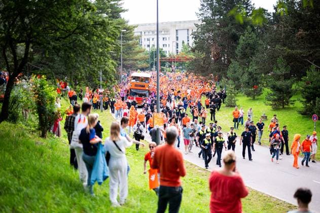 02 07 2024 Football, European Championship 2024 in Germany, fans in Munich Romania Netherlands Dutch fans before the game during the fan march by bus near the Olympic Park