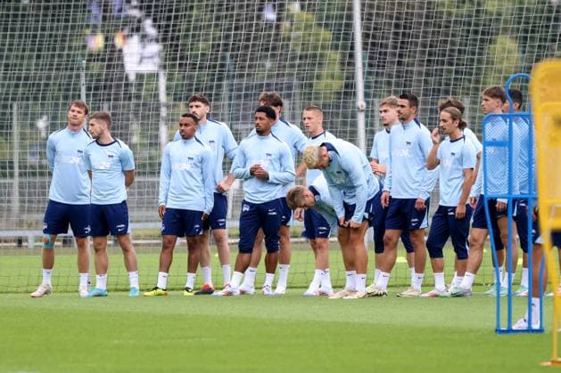 DEU, DFL, 2 FBL Hertha BSC, Training, 02 07 2024, Sportforum, Berlin, DEU, DFL, 2 FBL Hertha BSC, Training, im Bild Hertha Spielerkreis DFL regulations prohibit any use of Photographs as image sequences and or quasi video Foto Juergen Engler nordphoto GmbH nordphotoxGmbHx xEngler nph00076
