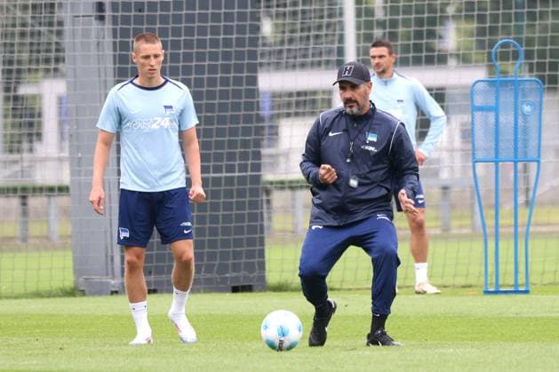 DEU, DFL, 2 FBL Hertha BSC, Training, 02 07 2024, Sportforum, Berlin, DEU, DFL, 2 FBL Hertha BSC, Training, im Bild Cheftrainer Cristian Fiel Hertha BSC Berlin , Palko Dardai Hertha BSC Berlin 27 DFL regulations prohibit any use of Photographs as image sequences and or quasi video Foto Juergen Engler nordphoto GmbH nordphotoxGmbHx xEngler nph00076