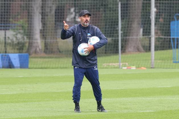 DEU, DFL, 2 FBL Hertha BSC, Training, 02 07 2024, Sportforum, Berlin, DEU, DFL, 2 FBL Hertha BSC, Training, im Bild Cheftrainer Cristian Fiel Hertha BSC Berlin DFL regulations prohibit any use of Photographs as image sequences and or quasi video Foto Juergen Engler nordphoto GmbH nordphotoxGmbHx xEngler nph00076