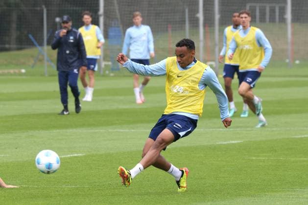 DEU, DFL, 2. FBL Hertha BSC, Training, 02.07.2024, Sportforum, Berlin, DEU, DFL, 2. FBL Hertha BSC, Training, im Bild Bilal Hussein (Hertha BSC Berlin 8) DFL - regulations prohibit any use of Photographs as image sequences and or quasi-video Foto: Juergen Engler nordphoto GmbH *** DEU, DFL, 2 FBL Hertha BSC, Training, 02 07 2024, Sportforum, Berlin, DEU, DFL, 2 FBL Hertha BSC, Training, im Bild Bilal Hussein Hertha BSC Berlin 8 DFL regulations prohibit any use of Photographs as image sequences and or quasi video Foto Juergen Engler nordphoto GmbH nordphotoxGmbHx xEngler nph00076