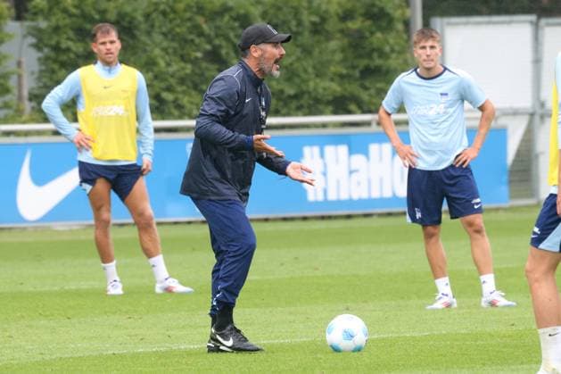 DEU, DFL, 2 FBL Hertha BSC, Training, 02 07 2024, Sportforum, Berlin, DEU, DFL, 2 FBL Hertha BSC, Training, im Bild Cheftrainer Cristian Fiel Hertha BSC Berlin DFL regulations prohibit any use of Photographs as image sequences and or quasi video Foto Juergen Engler nordphoto GmbH nordphotoxGmbHx xEngler nph00076