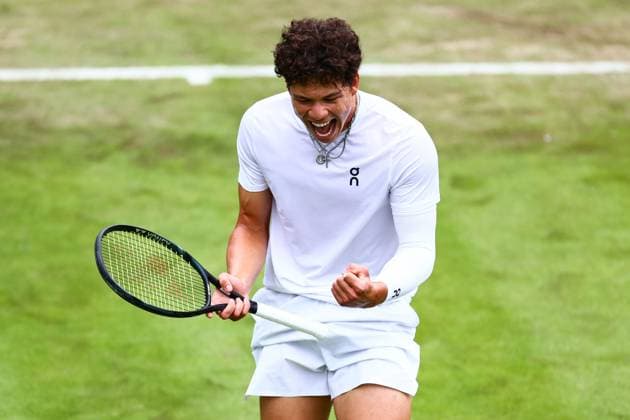 Ben Shelton celebrates winning the set on Court 18 Wimbledon Tennis Championships, Day 2, The All England Lawn Tennis and Croquet Club, London, UK - 02 Jul 2024  Copyright: xJamesxMarsh Shutterstockx 14567680cc