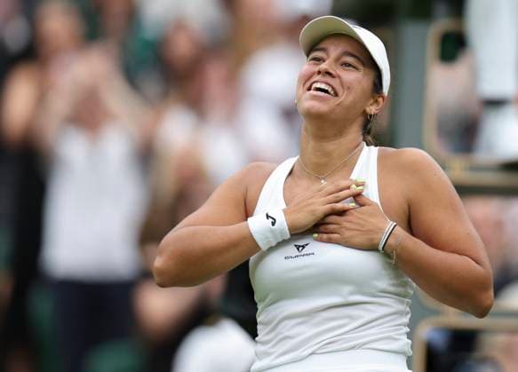 (240702) -- LONDON, July 2, 2024 -- Jessica Bouzas Maneiro celebrates after the women s singles first round match between Marketa Vondrousova of the Czech Republic and Jessica Bouzas Maneiro of Spain at Wimbledon tennis Championship in London, Britain, July 2, 2024. ) (SP)BRITAIN-LONDON-TENNIS-WIMBLEDON-DAY 2 HanxYan 