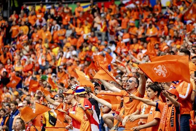 MUNICH - Fans ahead of the UEFA EURO, EM, Europameisterschaft,Fussball 2024 round of 16 match between Romania and the Netherlands at the Munich Football Arena on July 2, 2024 in Munich, Germany. ANP KOEN VAN WEEL UEFA EURO 2024 2024 xVIxANPxSportx xxANPxIVx 502619325 originalFilename: 502619325.jpg