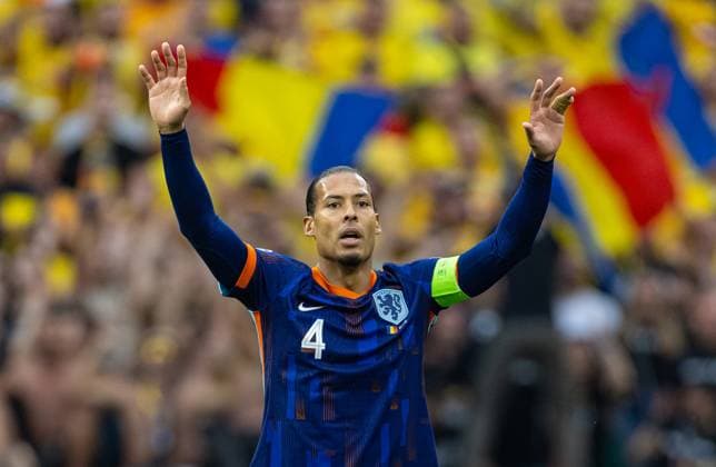 Football - UEFA EURO, EM, Europameisterschaft,Fussball 2024 - Round of 16 - Romania v The Netherlands MUNICH, GERMANY - Tuesday, July 2, 2024: Netherlands captain Virgil van Dijk during the UEFA Euro 2024 Round of 16 match between Romania and the Netherlands at the Allianz Arena. (Photo by David Rawcliffe Propaganda) MUNICH Allianz Arena BAVARIA GERMANY  Copyright: xDavidxRawcliffex P2024-07-02-Romania_Netherlands-29