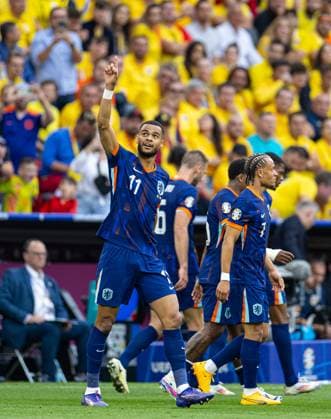 Football - UEFA EURO, EM, Europameisterschaft,Fussball 2024 - Round of 16 - Romania v The Netherlands MUNICH, GERMANY - Tuesday, July 2, 2024: Netherlands Cody Gakpo celebrates after scoring the opening goal during the UEFA Euro 2024 Round of 16 match between Romania and the Netherlands at the Allianz Arena. (Photo by David Rawcliffe Propaganda) MUNICH Allianz Arena BAVARIA GERMANY  Copyright: xDavidxRawcliffex P2024-07-02-Romania_Netherlands-38