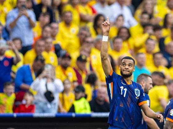 Football - UEFA EURO, EM, Europameisterschaft,Fussball 2024 - Round of 16 - Romania v The Netherlands MUNICH, GERMANY - Tuesday, July 2, 2024: Netherlands Cody Gakpo celebrates after scoring the opening goal during the UEFA Euro 2024 Round of 16 match between Romania and the Netherlands at the Allianz Arena. (Photo by David Rawcliffe Propaganda) MUNICH Allianz Arena BAVARIA GERMANY  Copyright: xDavidxRawcliffex P2024-07-02-Romania_Netherlands-39