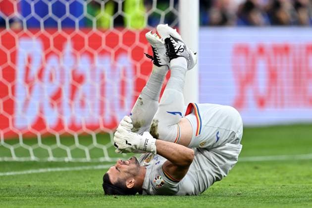 020724 KAI SCHWOERER Florin Nita of Romania reacts during the UEFA EURO, EM, Europameisterschaft,Fussball 2024 round of 16 match between Romania and the Netherlands at Munich Football Arena on July 2, 2024 in Munich, Germany. 020724-CPL-ROUvNED-004