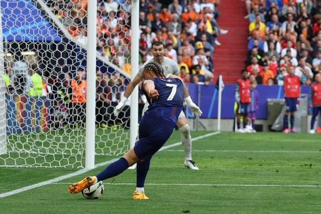 Xavi Simons 7 Netherlands , Romania vs Netherlands, Football, UEFA Euro 2024, Round of 16, M43, 02 07 2024 Munich Bavaria Germany Copyright: xkolbert-press ChristianxKolbertx