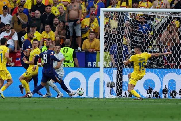 Donyell Malen 18 Netherlands scores to make it 0 2, Florin NiÅ£a 1 Romania , Andrei Burca 15 Romania , Romania vs Netherlands, Football, UEFA Euro 2024, Round of 16, M43, 02 07 2024 Munich Bavaria Germany Copyright: xkolbert-press ChristianxKolbertx