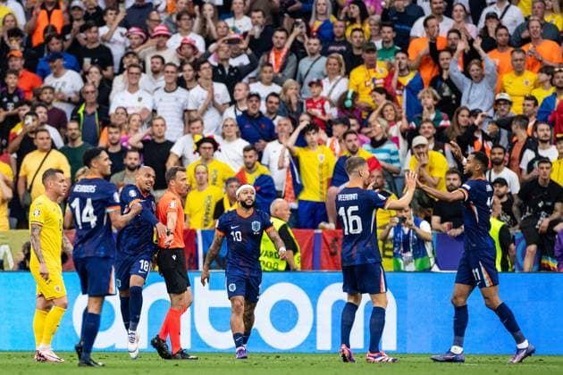 UEFA EURO 2024 Romania Netherlands 02 07 2024 Netherlands cheering after the goal, Donyell Malen Netherlands, 18 UEFA EURO 2024 Romania Netherlands Munich Football Arena, Munich 02 07 2024 Copyright: xBEAUTIFULxSPORTS Buriakovx