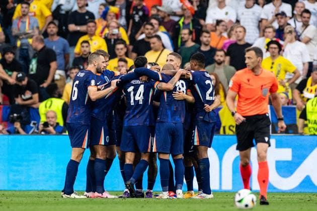 UEFA EURO 2024 Romania Netherlands 02 07 2024 Netherlands cheering after the goal, Donyell Malen Netherlands, 18 UEFA EURO 2024 Romania Netherlands Munich Football Arena, Munich 02 07 2024 Copyright: xBEAUTIFULxSPORTS Buriakovx