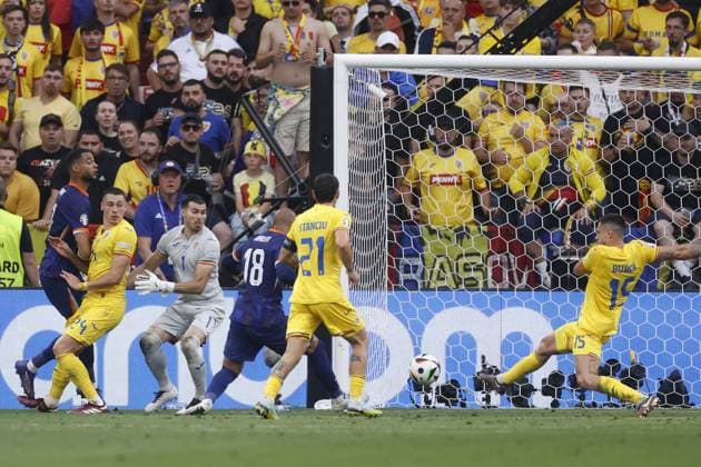 MUNCHEN, 02-07-2024, Stadium Allianz Arena, European Football Championship Euro2024, Round of 16 match no.40 between Romania and Netherlands. Netherlands player Donyell Malen scores 0-2 Romania - Netherlands (Euro2024)  x25661957x Copyright: