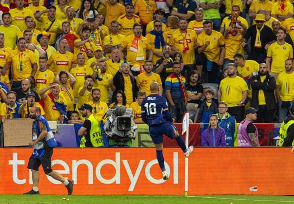 Football - UEFA EURO, EM, Europameisterschaft,Fussball 2024 - Round of 16 - Romania v The Netherlands MUNICH, GERMANY - Tuesday, July 2, 2024: Netherlands Donyell Malen celebrates after scoring the third goal, his second, during the UEFA Euro 2024 Round of 16 match between Romania and the Netherlands at the Allianz Arena. The Netherlands won 3-0.(Photo by David Rawcliffe Propaganda) MUNICH Allianz Arena BAVARIA GERMANY  Copyright: xDavidxRawcliffex P2024-07-02-Romania_Netherlands-76