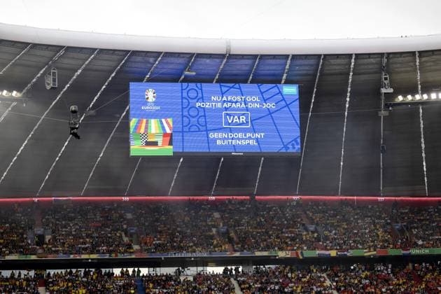 MUNICH - VAR offside on scoreboard during the UEFA EURO, EM, Europameisterschaft,Fussball 2024 round of 16 match between Romania and the Netherlands at the Munich Football Arena on July 2, 2024 in Munich, Germany. ANP KOEN VAN WEEL UEFA EURO 2024 2024 xVIxANPxSportx xxANPxIVx 502628609 originalFilename: 502628609.jpg