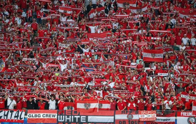 Football, men, season 2023 24, UEFA Euro EM 2024, round of 16 in Leipzig, Austria Turkey, Austrian fans, 02 07 2024, Copyright: xMatthiasxKochx
