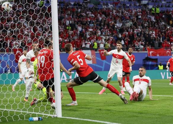 02 07 2024, xtgx, Football EM 2024 1 8 Final, Austria Turkey emspor, v l Patrick Pentz Oesterreich , Christoph Baumgartner Oesterreich , Stefan Posch Oesterreich , Merih Demiral Türkei Tuerkei Goal scored, erziehlt das Tor zum 0 1 DFL DFB REGULATIONS PROHIBIT ANY USE OF PHOTOGRAPHS as IMAGE SEQUENCES and or QUASI VIDEO Leipzig