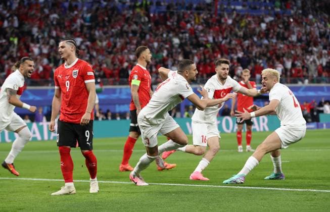 02 07 2024, xtgx, Football EM 2024 1 8 Final, Austria Turkey emspor, v l Merih Demiral Turkey Turkey , Ismail Yüksek Turkey Turkey , Baris Alper Yilmaz Turkey Turkey celebrate the goal, Der Torjubel zum 0 1 DFL DFB REGULATIONS PROHIBIT ANY USE OF PHOTOGRAPHS as IMAGE SEQUENCES and or QUASI VIDEO Leipzig