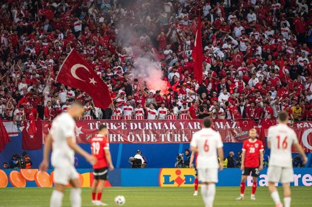 SOCCER - UEFA EURO, EM, Europameisterschaft,Fussball 2024 LEIPZIG,GERMANY,02.JUL.24 - SOCCER -UEFA EURO 2024, round of 16, Austria vs Turkey. Image shows the rejoicing of fans of TUR.  GEPAxpictures xJohannesxFriedl