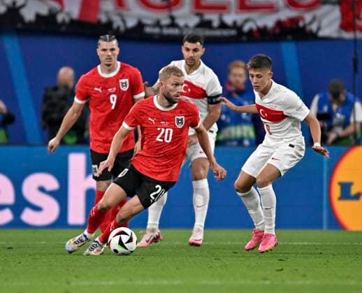 02 07 2024, Football UEFA EURO 2024, Round of 16, Austria Turkey, at the RB Arena Leipzig, f l Konrad Laimer Austria vs Alexander Prass Austria