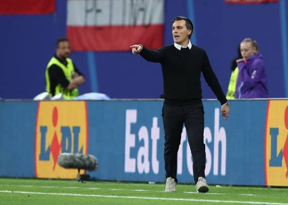 02 07 2024, xtgx, Football EM 2024 1 8 Final, Austria Turkey emspor, v l Coach Head Coach Vincenzo Montella Turkey Turkey gives instructions, gesticulates, gesticulate with arms gives instructions, gesticulate UEFA REGULATIONS PROHIBIT ANY USE OF PHOTOGRAPHS as IMAGE SEQUENCES and or QUASI VIDEO Leipzig