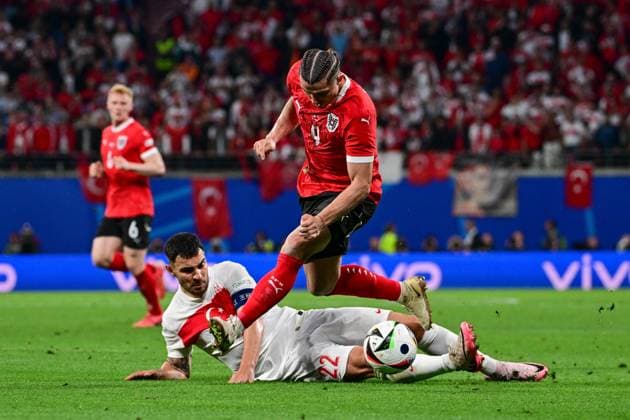 in duel, action, with Kaan Ayhan 22 Turkey , Marcel Sabitzer 9 Austria , Austria vs Turkey, Football, UEFA Euro 2024, Round of 16, 02 07 2024 Leipzig Saxony Germany Copyright: xkolbert-press MarcxNiemeyerx